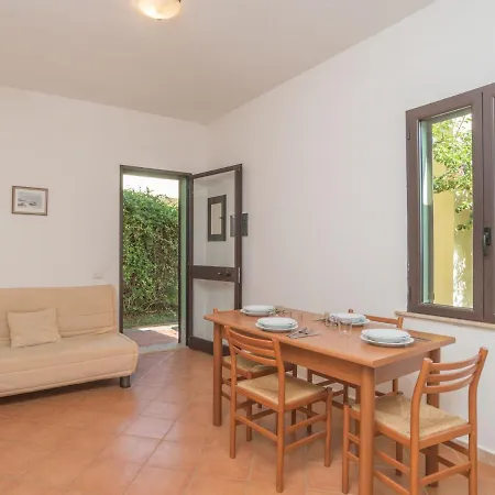 Stella Con Piscina Comune - Rei100 By Interhome *